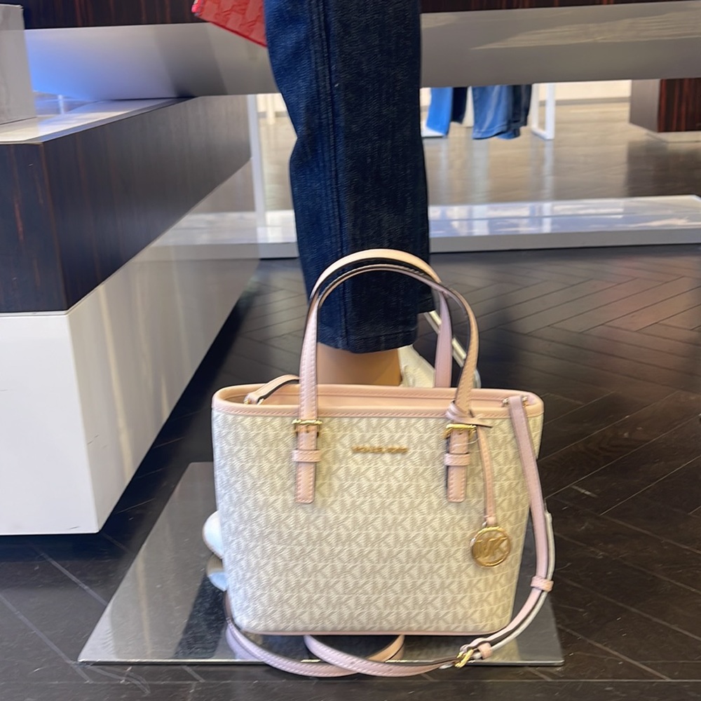 MICHAEL KORS 
Jet Set Travel Extra-Small Logo Top-Zip Tote Bag
Powder Blush
NWT - Picture 16 of 16